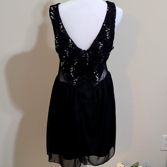 Prom dress! - Picture 4 of 4